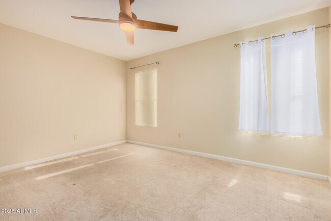 Building Photo - 816 E Forest Hills Dr