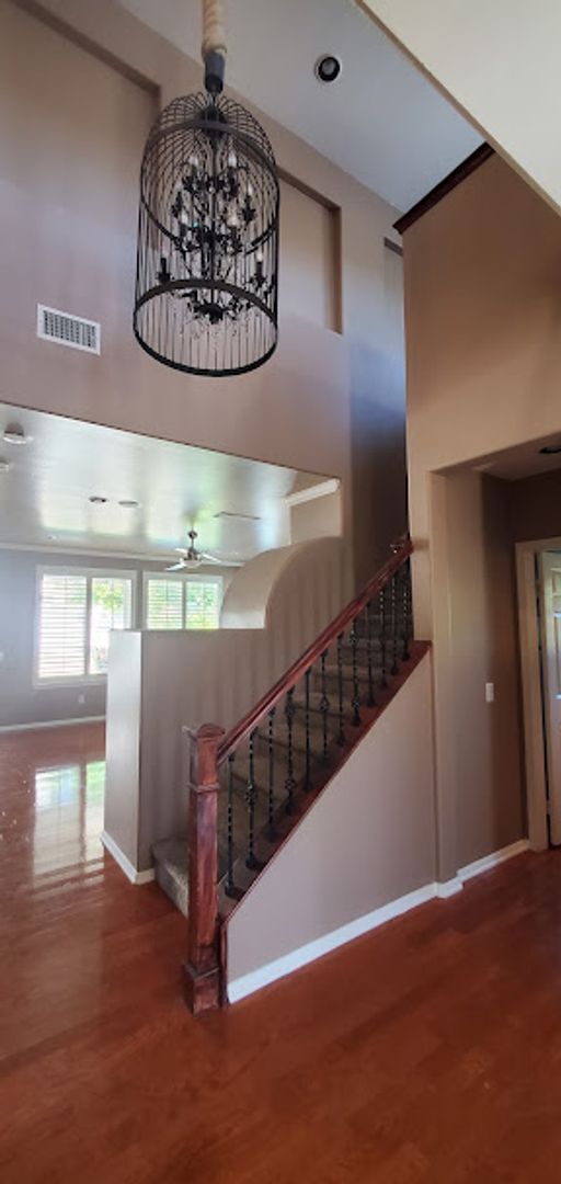 Building Photo - Beautiful House in the Lovely Fair Oaks Ra...