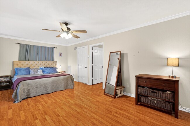 Building Photo - 1308 Roanoke Ct