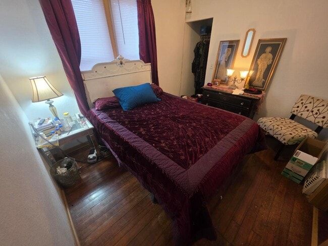 Building Photo - 445 N Plum St