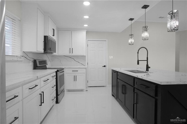 Building Photo - 21 Mynah Ave