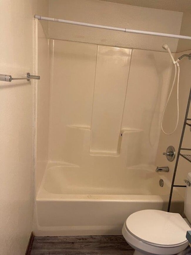 Building Photo - 2 bed 2 bed garage conversion with flex space, close to I-44 and I-240 ready for move in! Pets co...