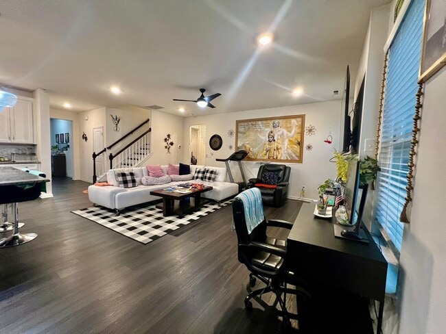 Building Photo - 1404 Reidhaven St