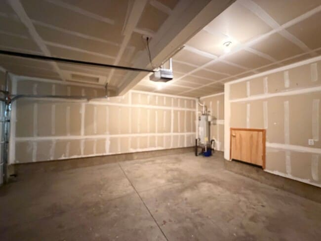 Building Photo - 2988 SW Indian Cir