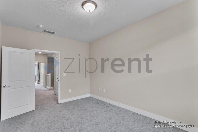Building Photo - 4086 Kinsale St