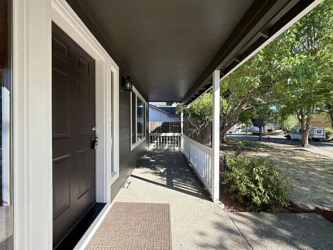 Building Photo - 5505 SW 149th Ave
