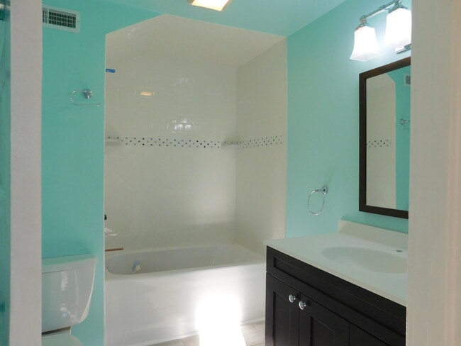 Building Photo - 264 Broad St