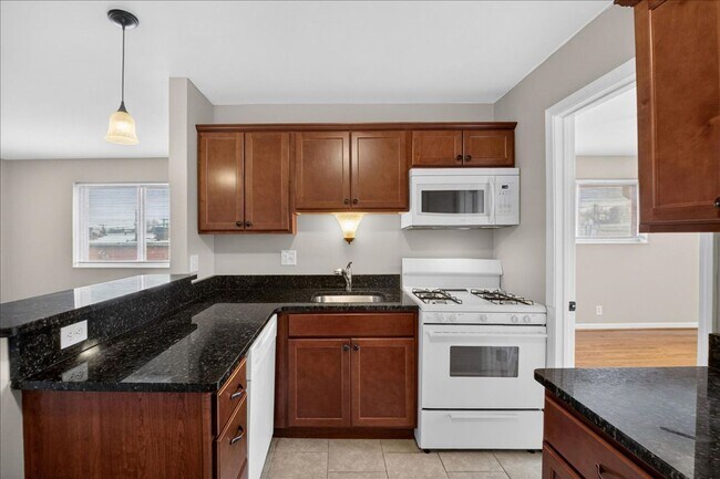 Building Photo - Heck'n Hopeful