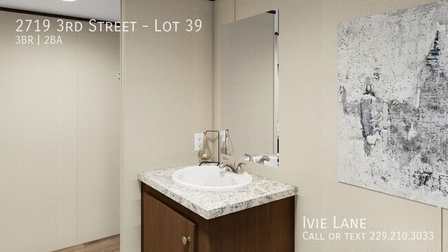 Building Photo - 2719 3rd St