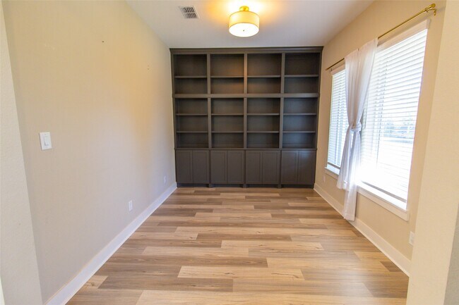 Building Photo - 18610 Parkland Square Pl