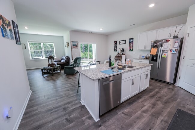 Building Photo - 1201 Santa Lucia Dr