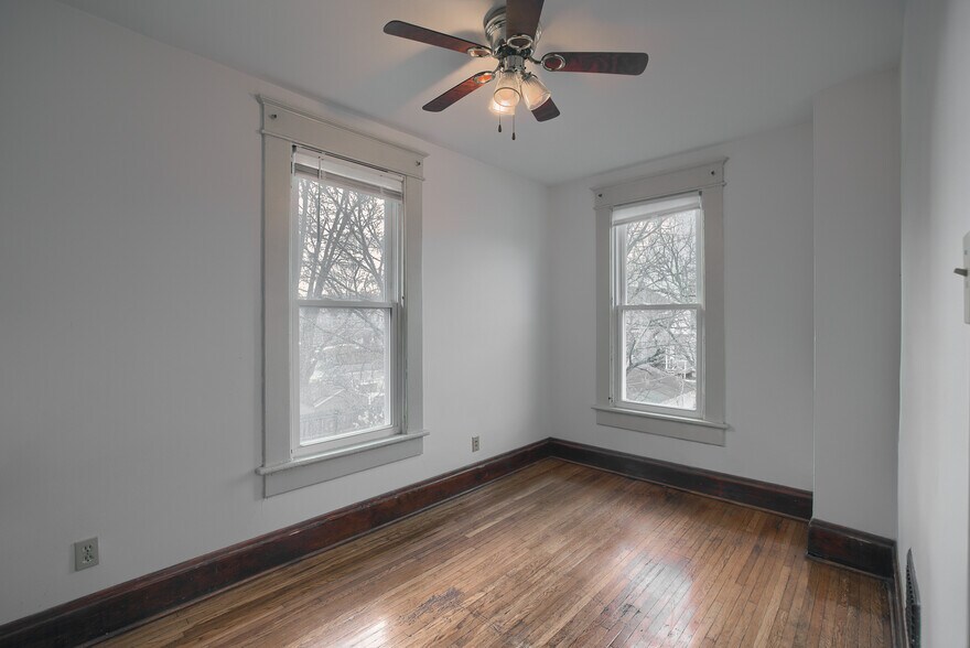 Building Photo - 2661 Indianola Ave