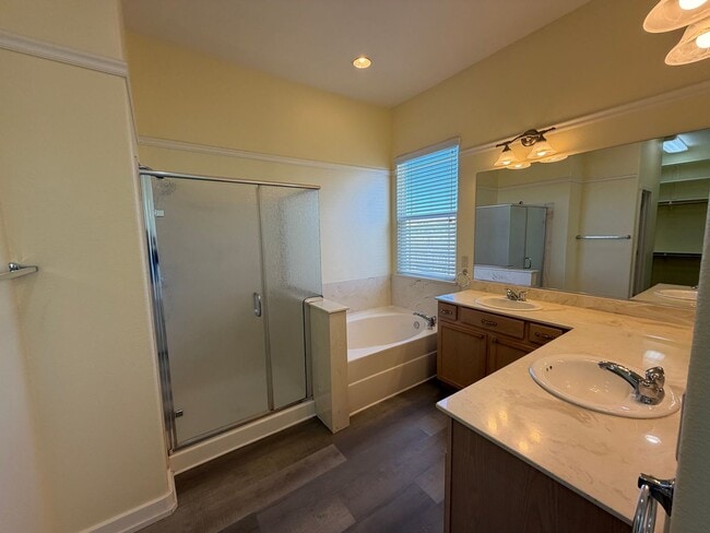 Building Photo - 1041 Turnberry Dr