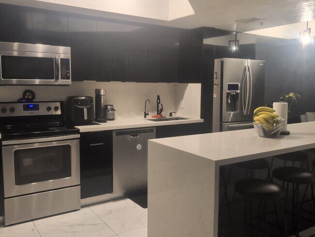 Building Photo - 721 SW 148th Ave