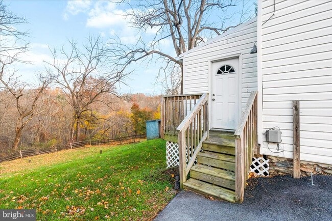 Building Photo - 2060 Flag Marsh Rd