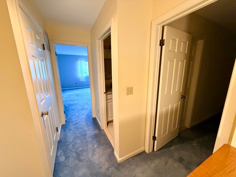 Top floor lobby - 40 Crossroads Ln