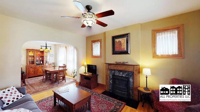 Building Photo - 3286 Meade St