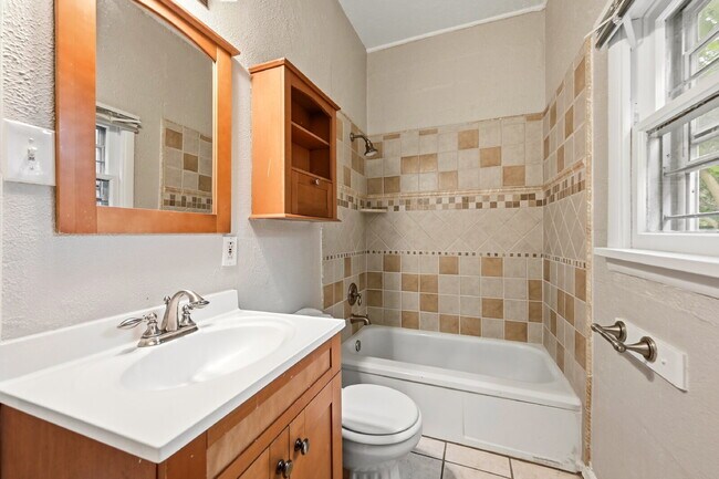 Building Photo - $4,720.95 with $300 off the first month's rent, 5 Beds - 5 Bath, Single Family Home in Denver wit...