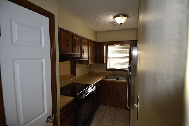 Building Photo - Charming 3-Bedroom Home in Cordova-Comfort & Convenience!