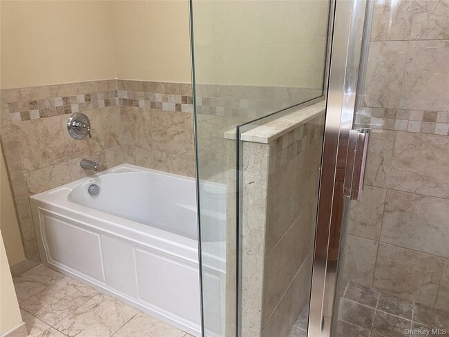 Building Photo - 11 Nicole Ct