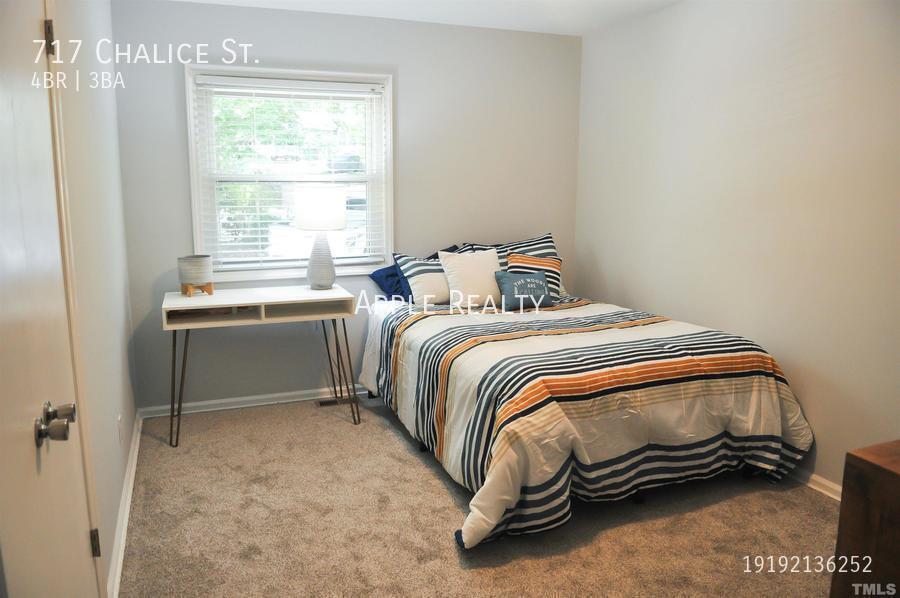 Building Photo - 717 Chalice St