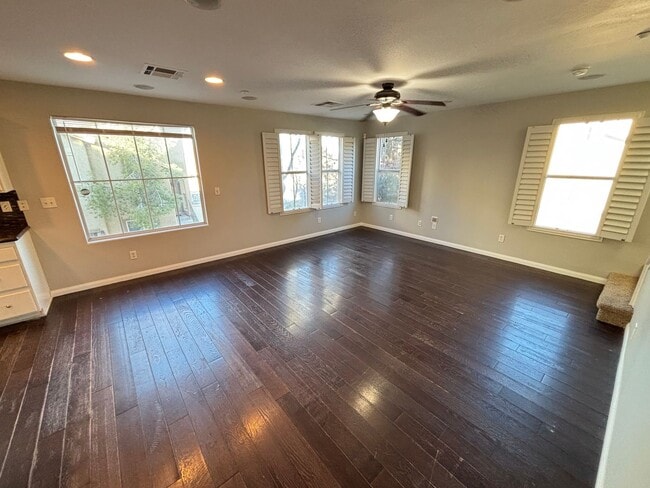 Building Photo - Beautiful Trilevel 3 Bed/3bath/2 car home located in Northwest Las Vegas. Make the Move for Less:...