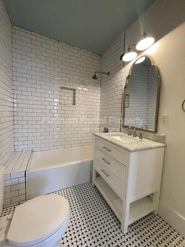 Building Photo - 301 Fletcher St SW