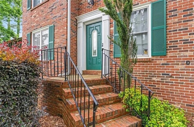 Building Photo - 1880 Meadowchase Ct