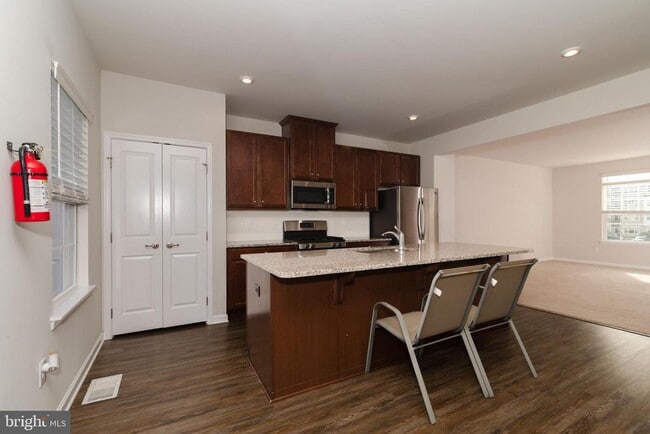 Building Photo - 6 Sparrow Cir