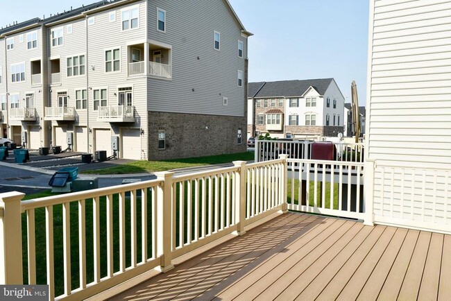 Building Photo - 5904 Leben Dr