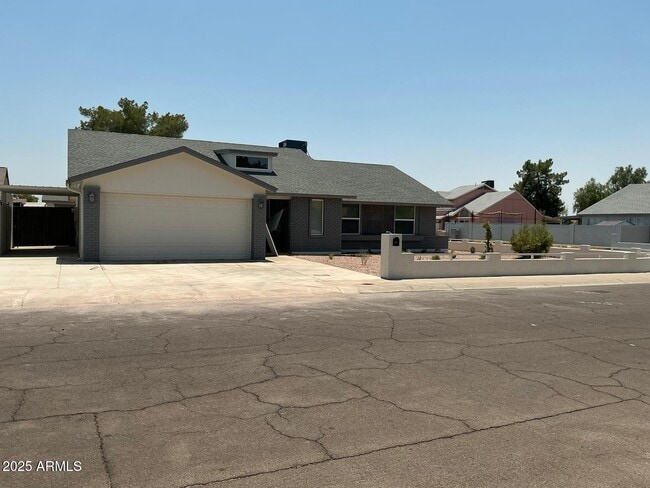 Primary Photo - 8837 W Highland Ave