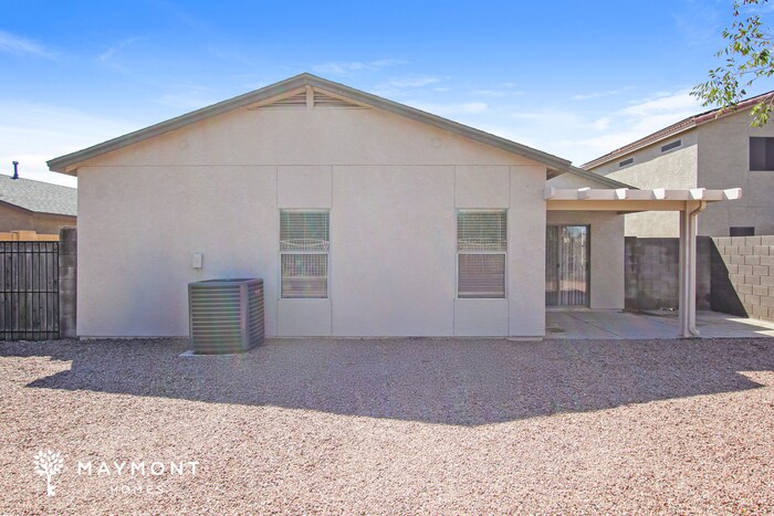 Building Photo - 5990 E Sunrise Cir