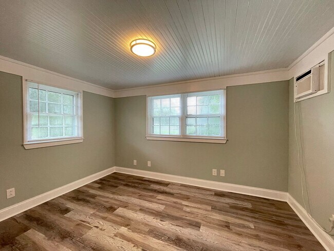 Building Photo - Everything you’ve been dreaming of is here. Lease today!