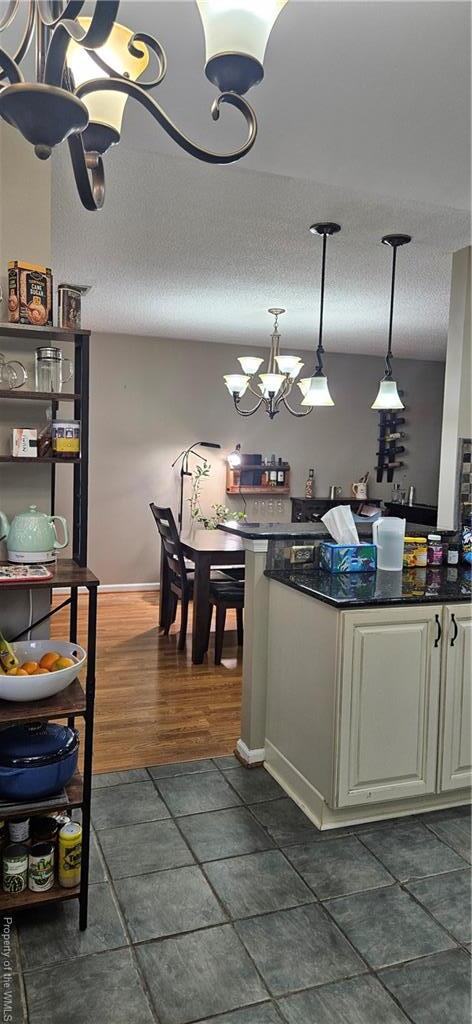 Building Photo - 305 Peachtree Ln