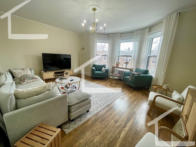 Building Photo - 9/1 Oversized 5BR near BU, Longwood, Kenmo...
