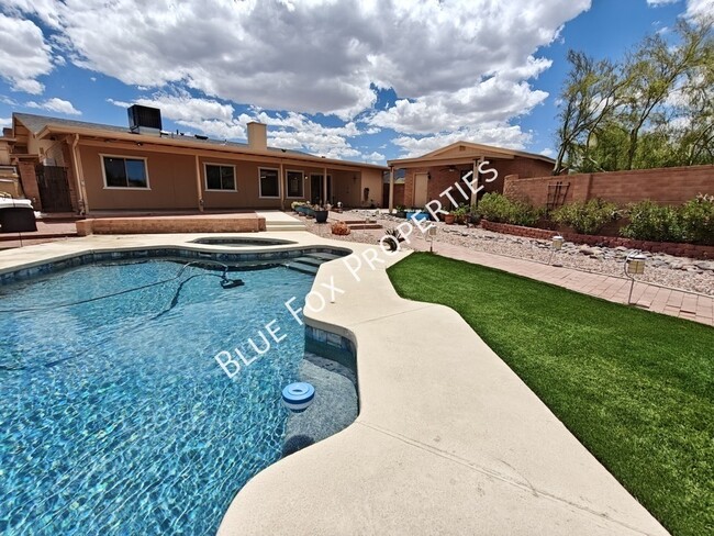 Building Photo - 5440 W Placita De La Promesa