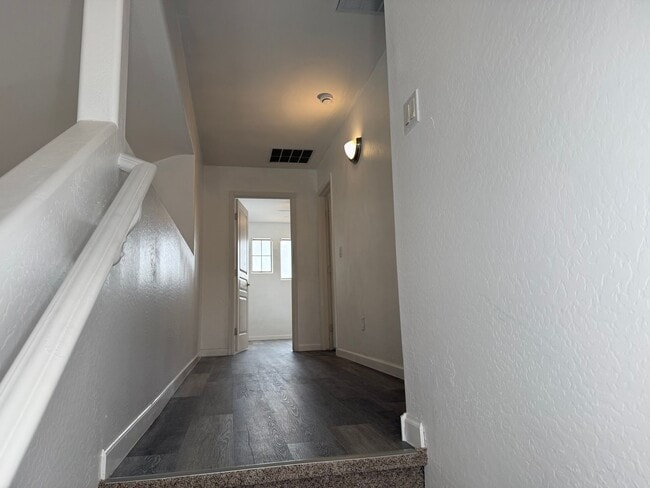 Building Photo - 2712 E Denim Trail