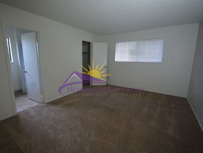 Building Photo - 4821/4823 Mary Kate Dr