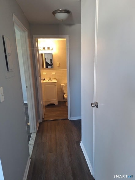 Building Photo - 217 Hollister Ave