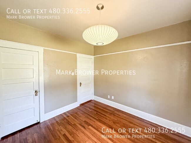 Building Photo - 137 N Robson
