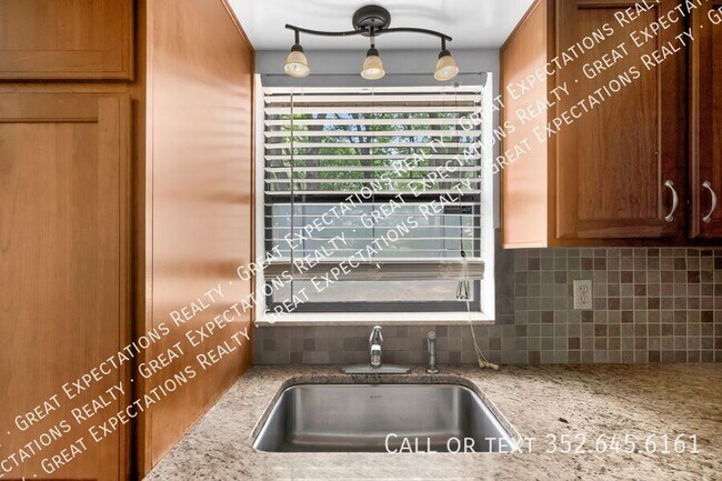 Building Photo - 62 Teak Loop