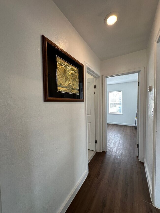 Building Photo - Immediate Move-In! Renovated 2BR House Near Ball State w/ Fireplace & Outdoor Space