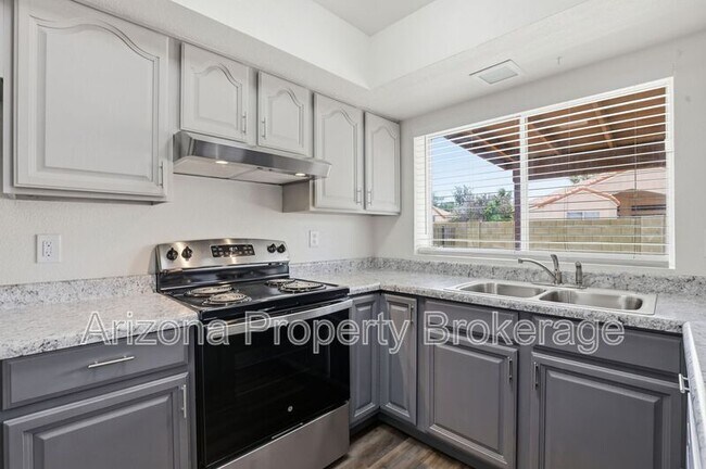 Building Photo - 3433 E Enid Ave