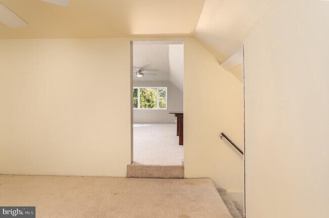 Building Photo - 6221 Walhonding Rd