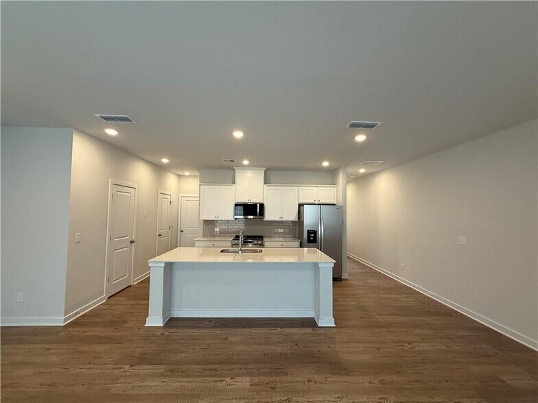 Building Photo - 7309 Mulberry St