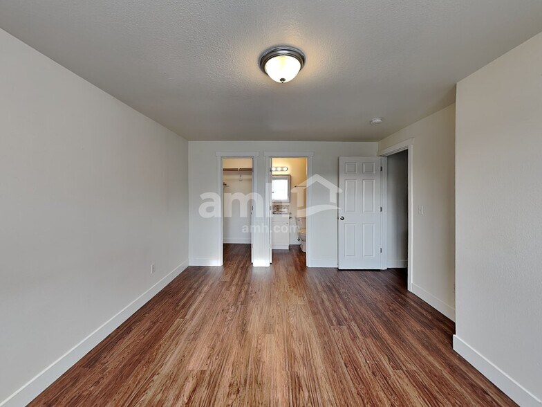 Building Photo - 16961 SW Cashew Way