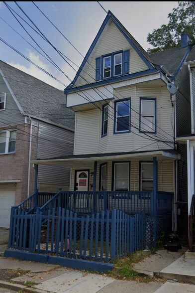 Primary Photo - 182 Seymour Ave