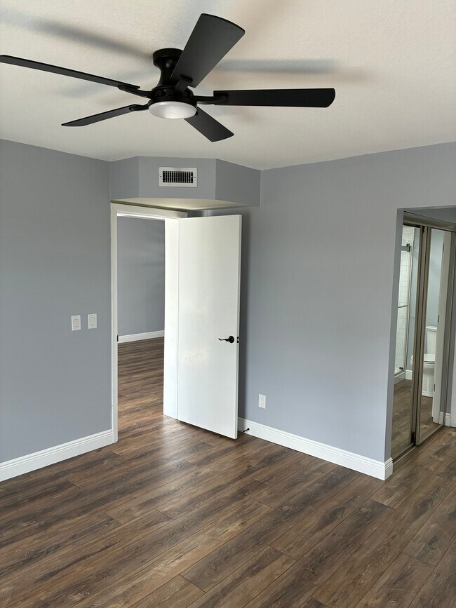 Building Photo - 31 Plantation Dr