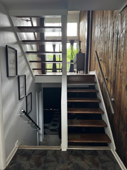 Stairwell Leading Basement - 320 Southern Ct