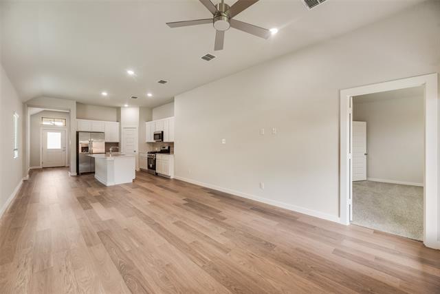 Building Photo - 506 Towerglen Dr